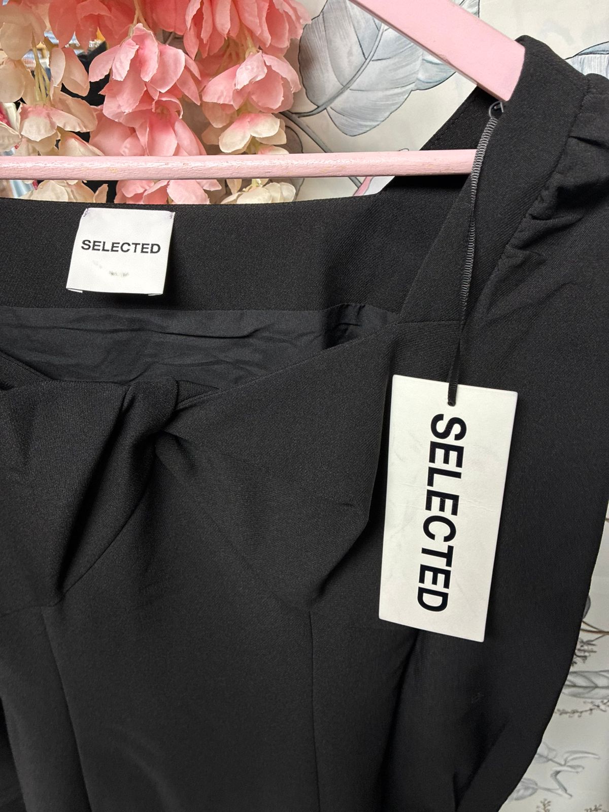 Vestido Negro Manga Larga Escote Cuadrado Elegante